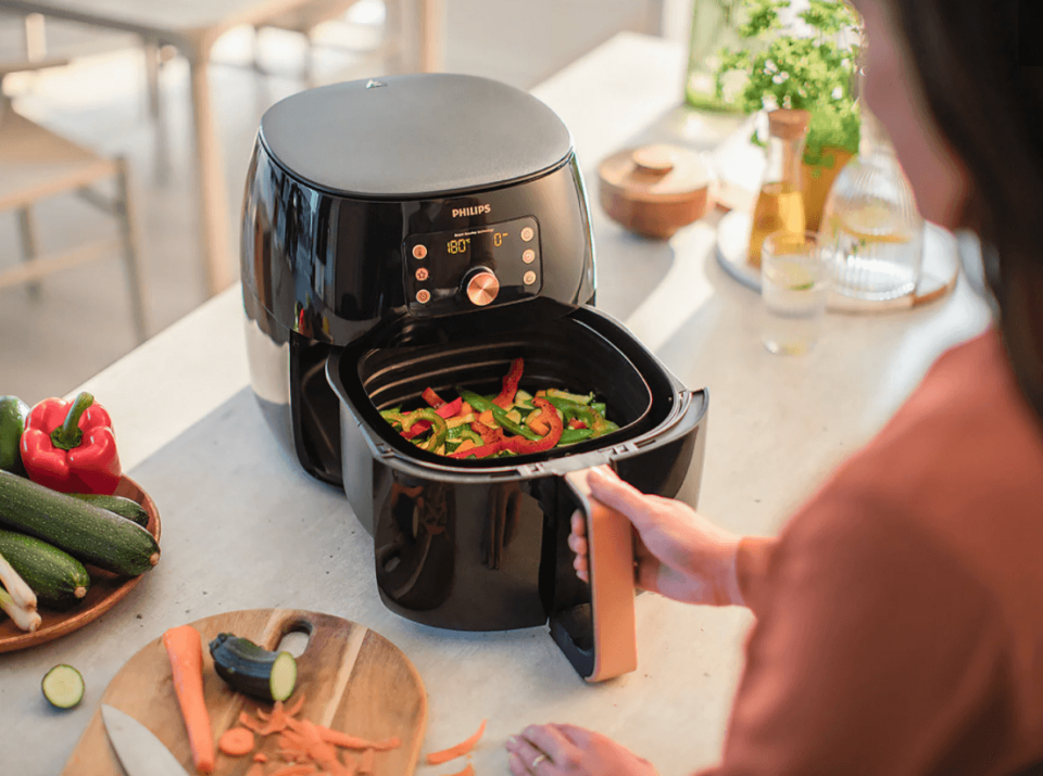 kitchen and table digital air fryer